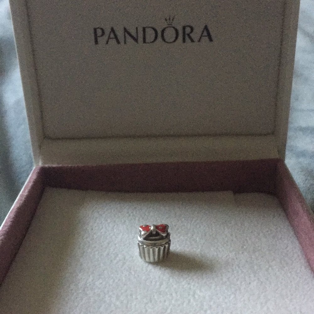 Pandora Minnie Mouse Cupcake